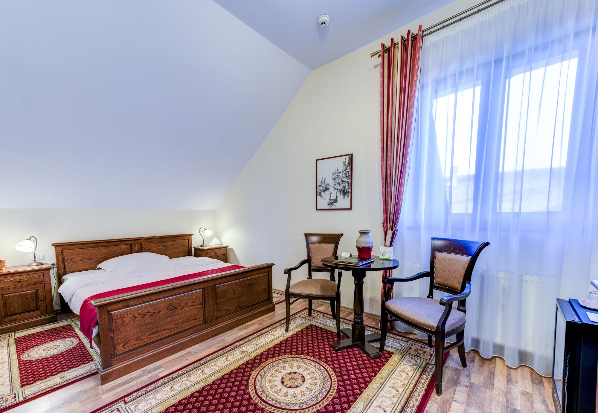 _aib3420_1_2_3_4_interiorroom